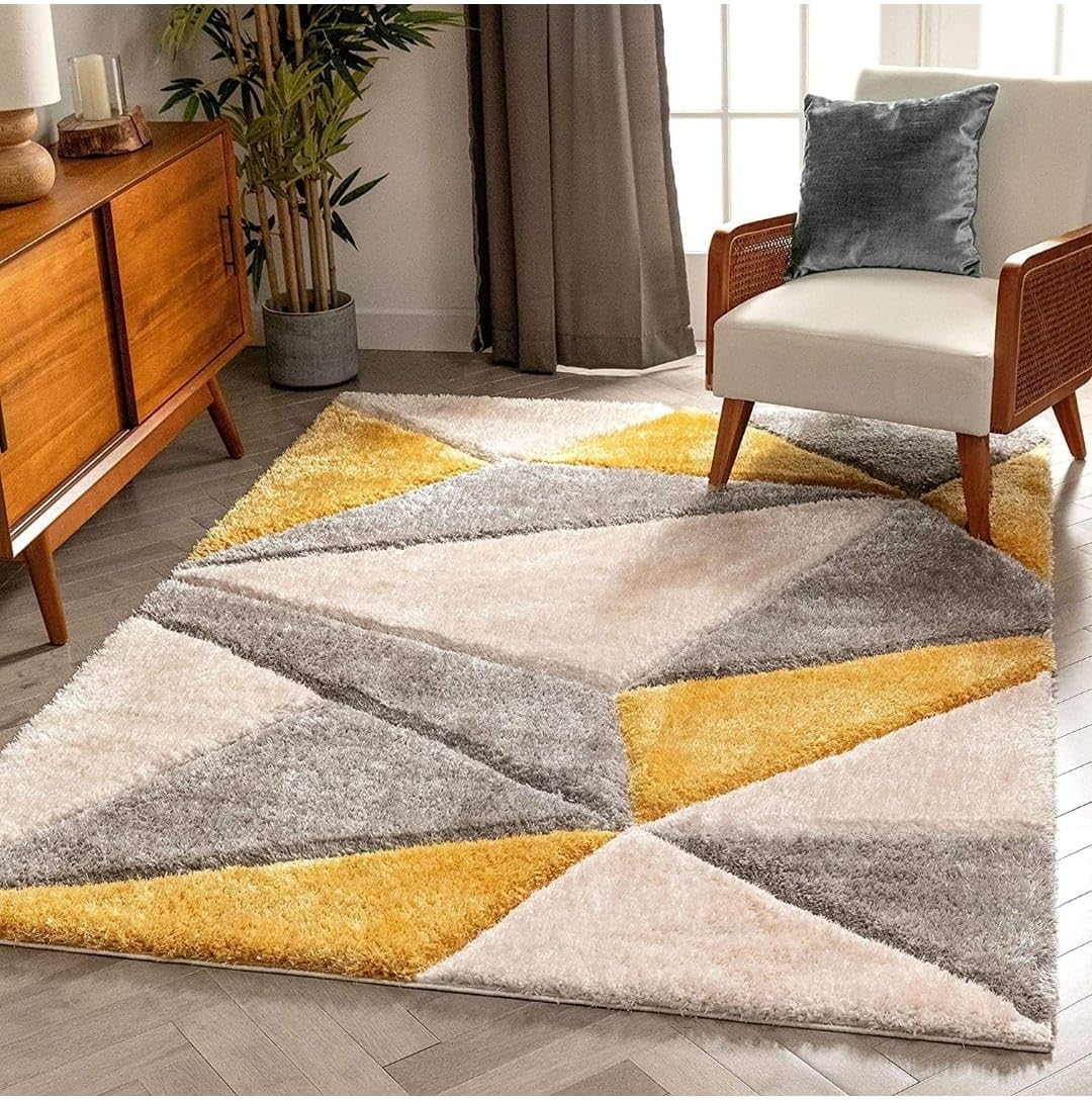 Triangle Beautiful Premium Shaggy Rug/Floor-Mat/Carpet